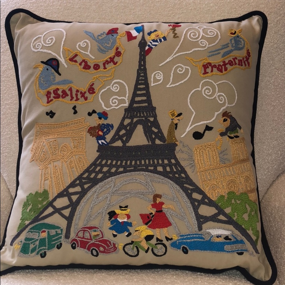 CATSTUDIO Geography Collection 20x20 Paris Pillow